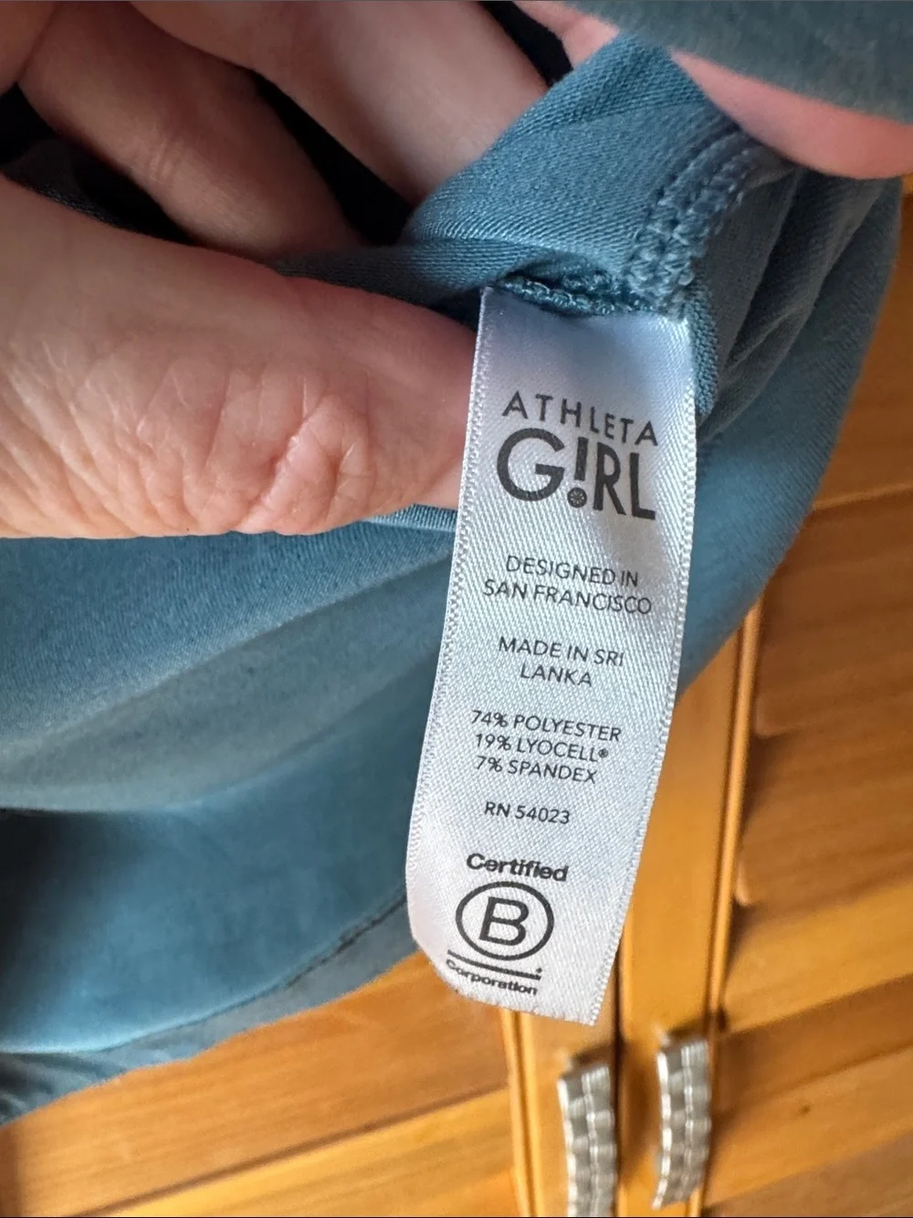 Athleta Short Sleeve Crewneck Teal Tee size Medium (8-10)